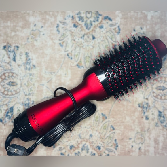 Revlon One Step Volumizing Hair Dryer and Styler - Picture 1 of 2